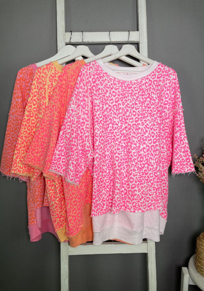 Kurzarm Sweater mit Leo-Muster