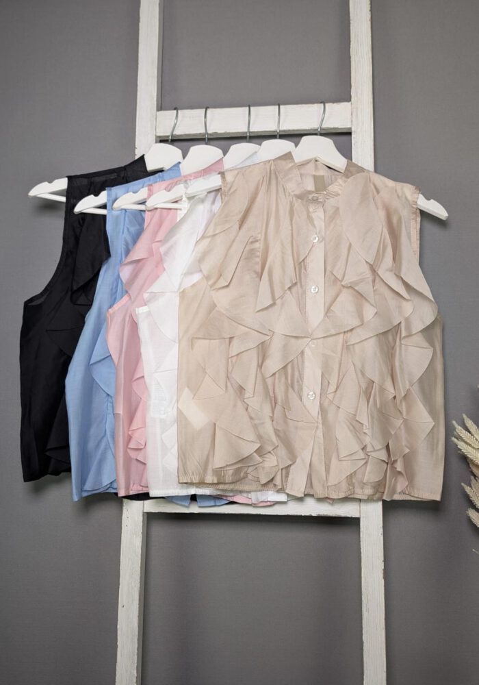 Ärmellose Bluse mit Rüschen
