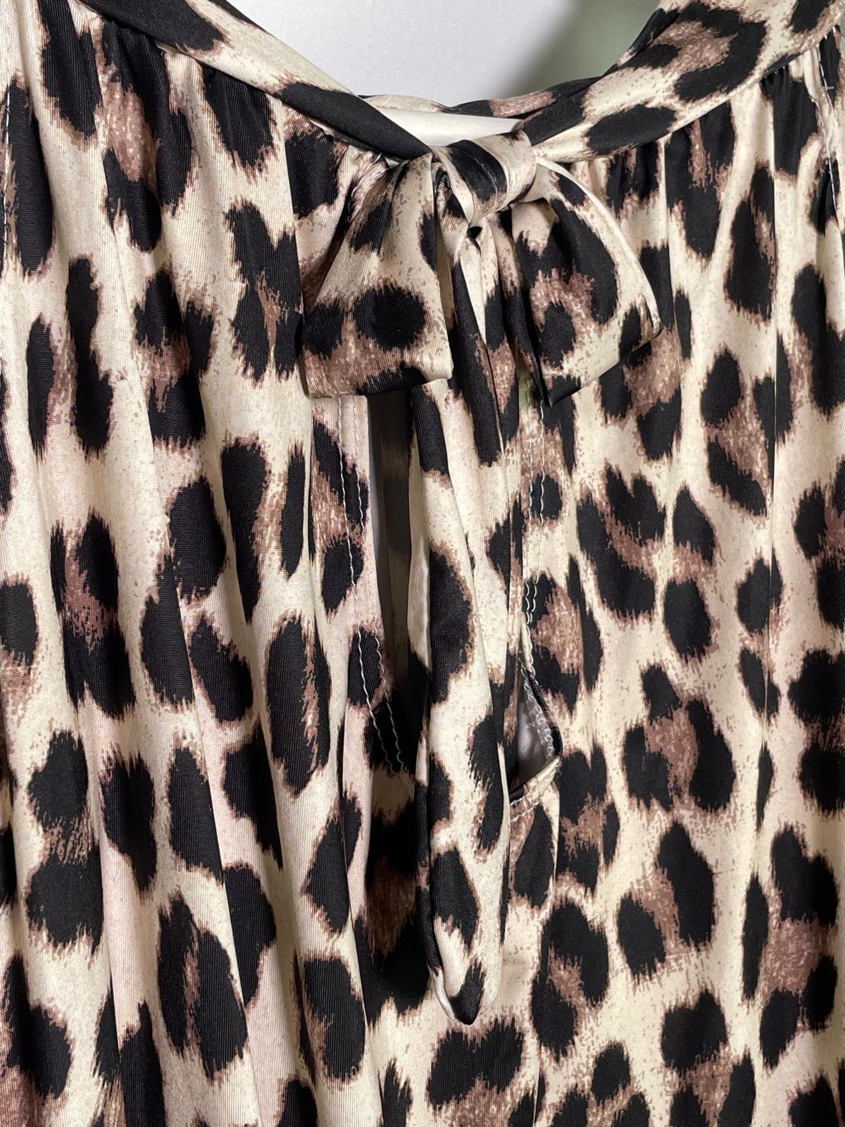 Gemustertes Travel Stoff Highnecktop im Leo Print