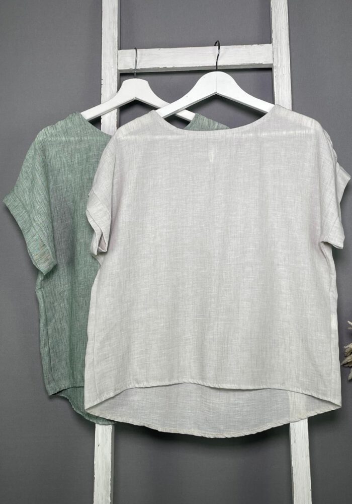 Leinen- Mix Shirt mit Knopfleiste am Nacken