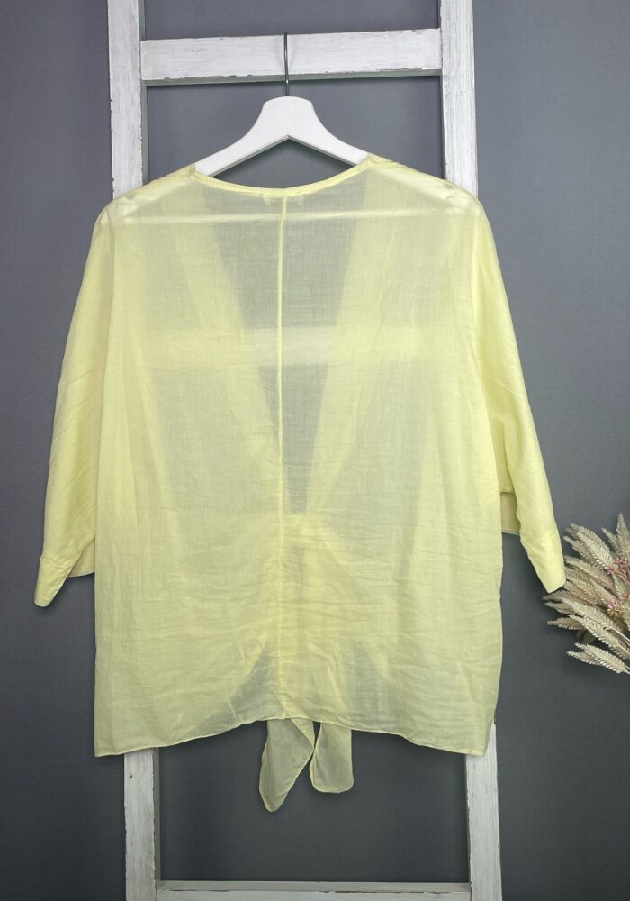Luftige Bluse zum knoten