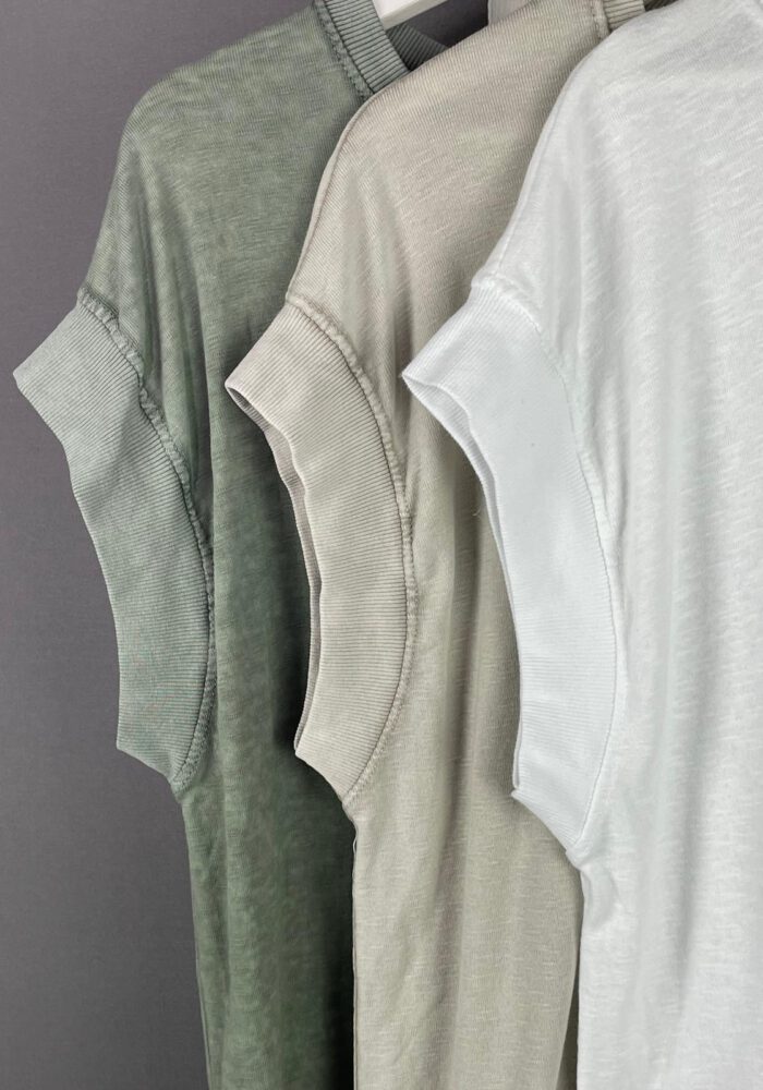 Flügelshirt mit Rippbündchen am Ärmelausschnitt