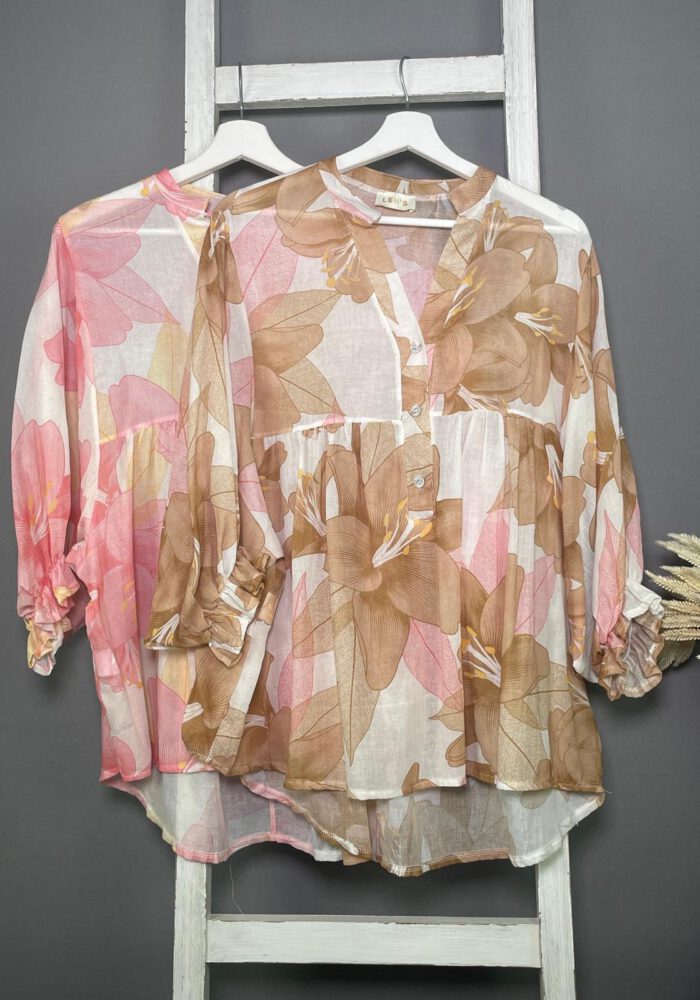 Luftige Blümchen-Bluse mit Rüschenärmel
