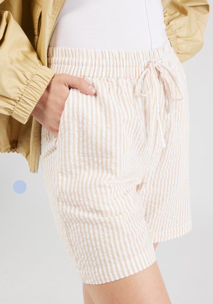 Dünne Streifen-Shorts mit Kordeleinzug