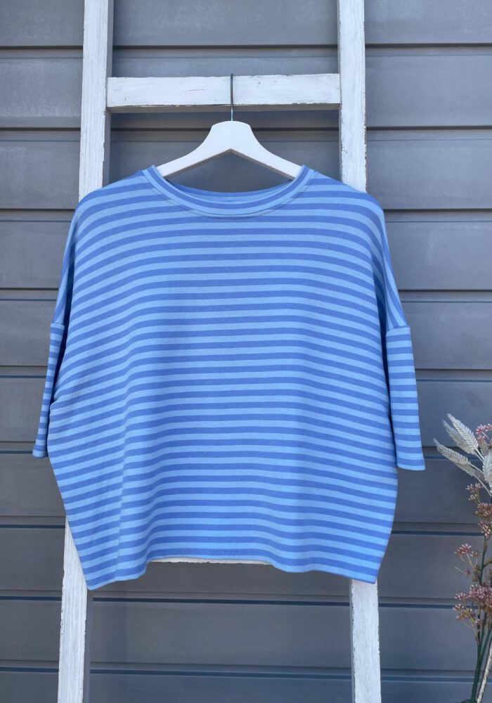 Festes gestreiftes T-Shirt