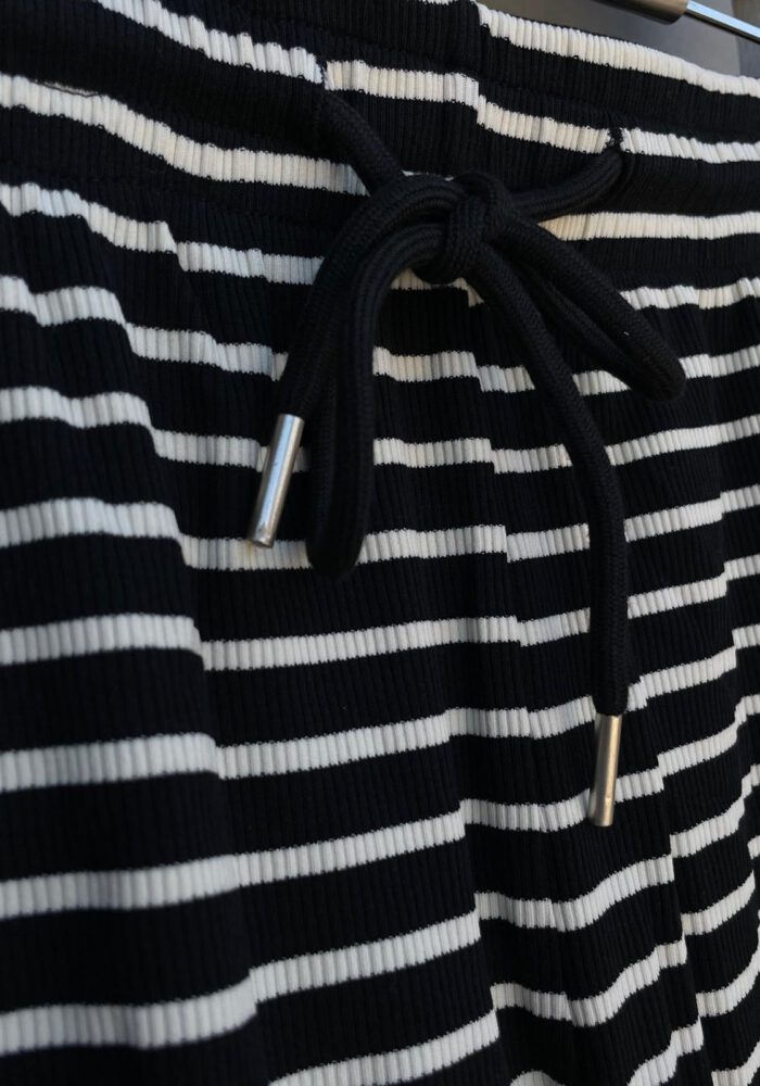 Gestreifte Ripp-Shorts