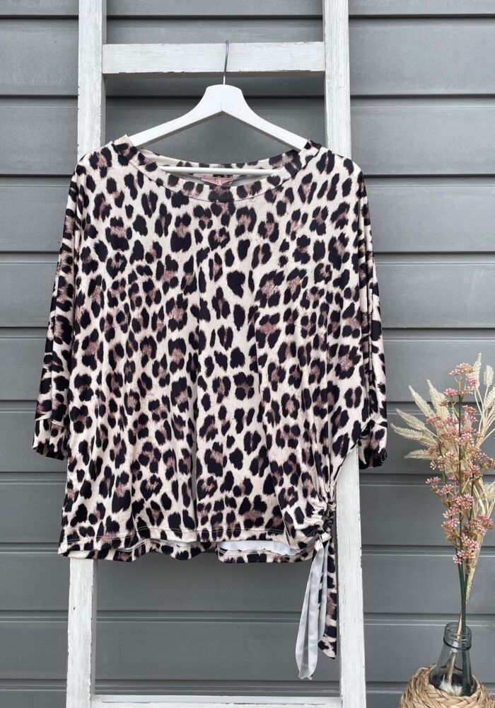 Gemustertes Travel Stoff Leo Blusenshirt mit Saumdetail
